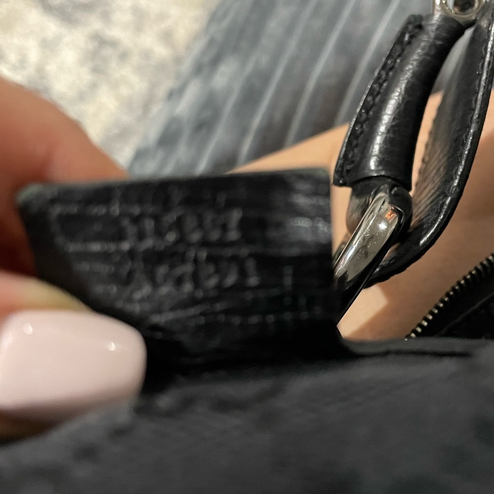 Authentic Gucci bag from the Gucci store. - Picture 2 of 3